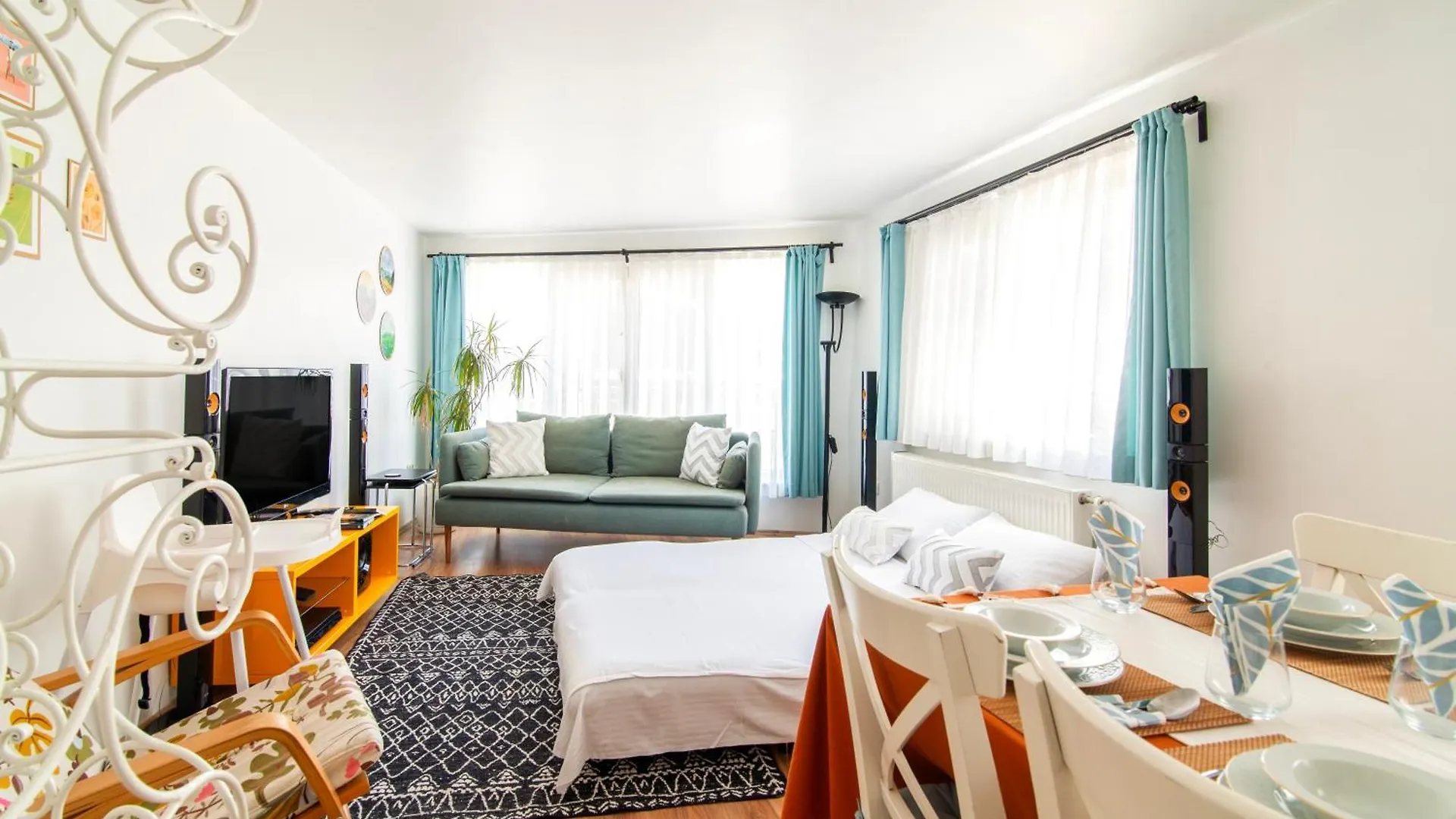 Secluded House , Near Bosphorus , 2 Ac , Fast Wifi Villa Istanbul 0*,  Turkey