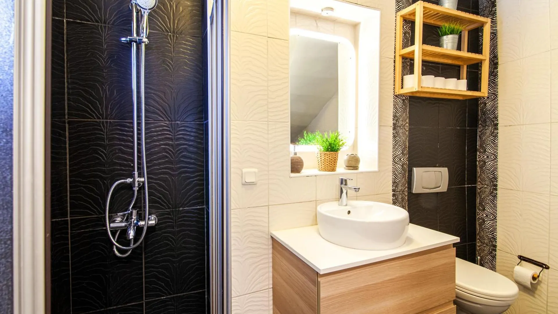 Holiday home Secluded House , Near Bosphorus , 2 Ac , Fast Wifi Villa Istanbul