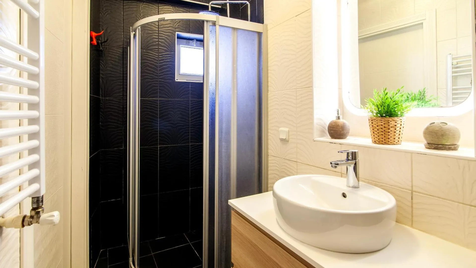 Secluded House , Near Bosphorus , 2 Ac , Fast Wifi Villa Istanbul Holiday home